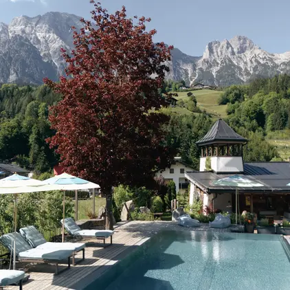 Außenpool im Hotel Der Löwe
