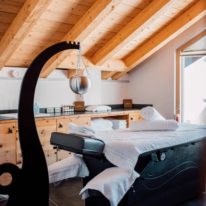 Wellnessbehandlungen & Massagen - Hotel der Löwe © Chris Perkels